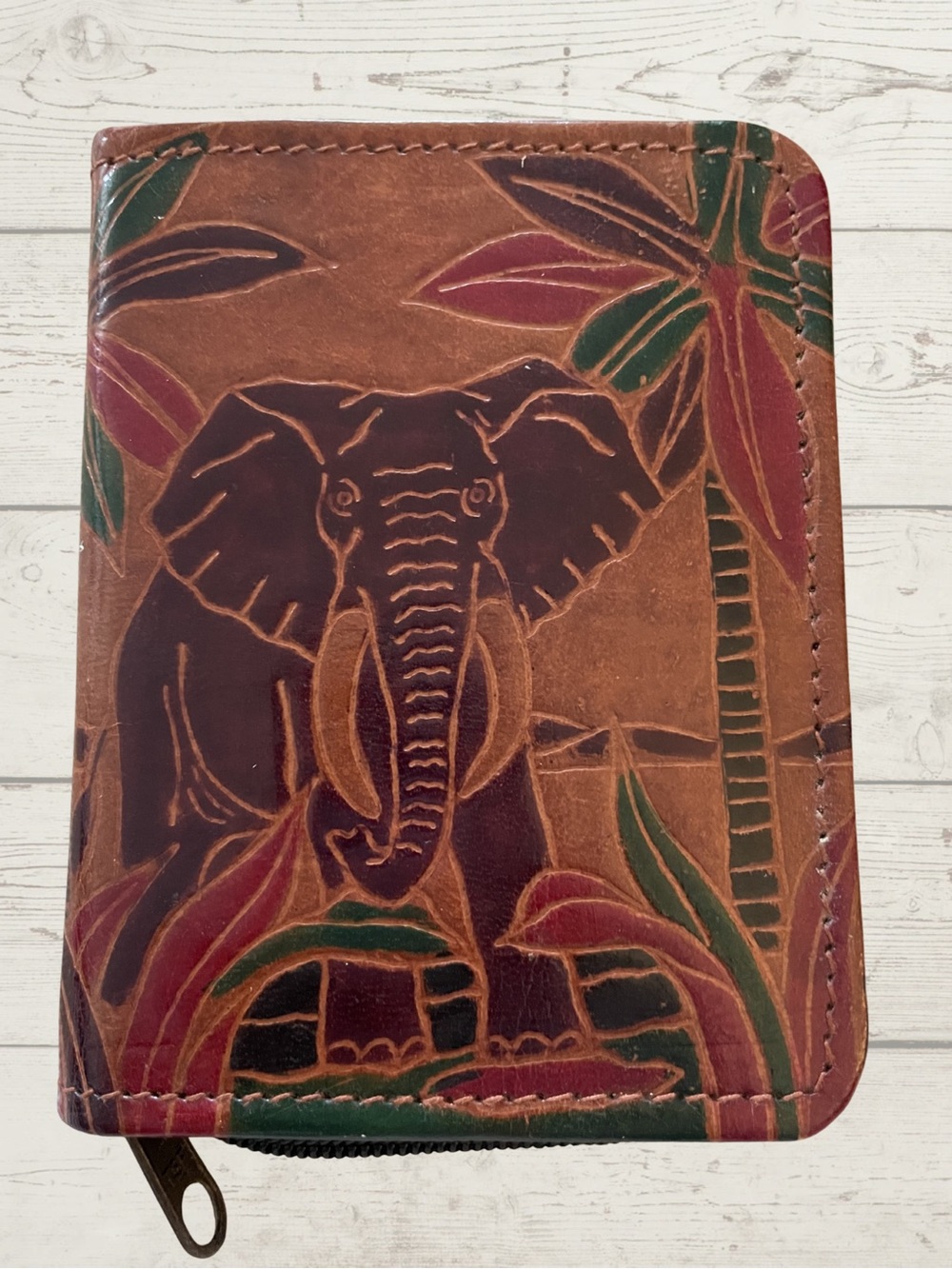 Vintage EMILY ANN Women's Leather Elephant Zip Bifold Wallet Hand Carved Art NEW
